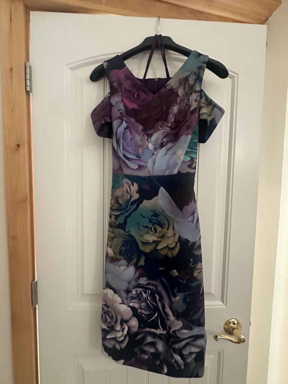 Tahari Floral Print Scuba Sheath Dress Size 8 Purple Rose Cold Shoulder Mini